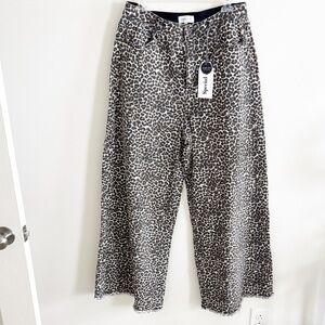 Special A boutique leopard print wide leg stretch waist jeans size large